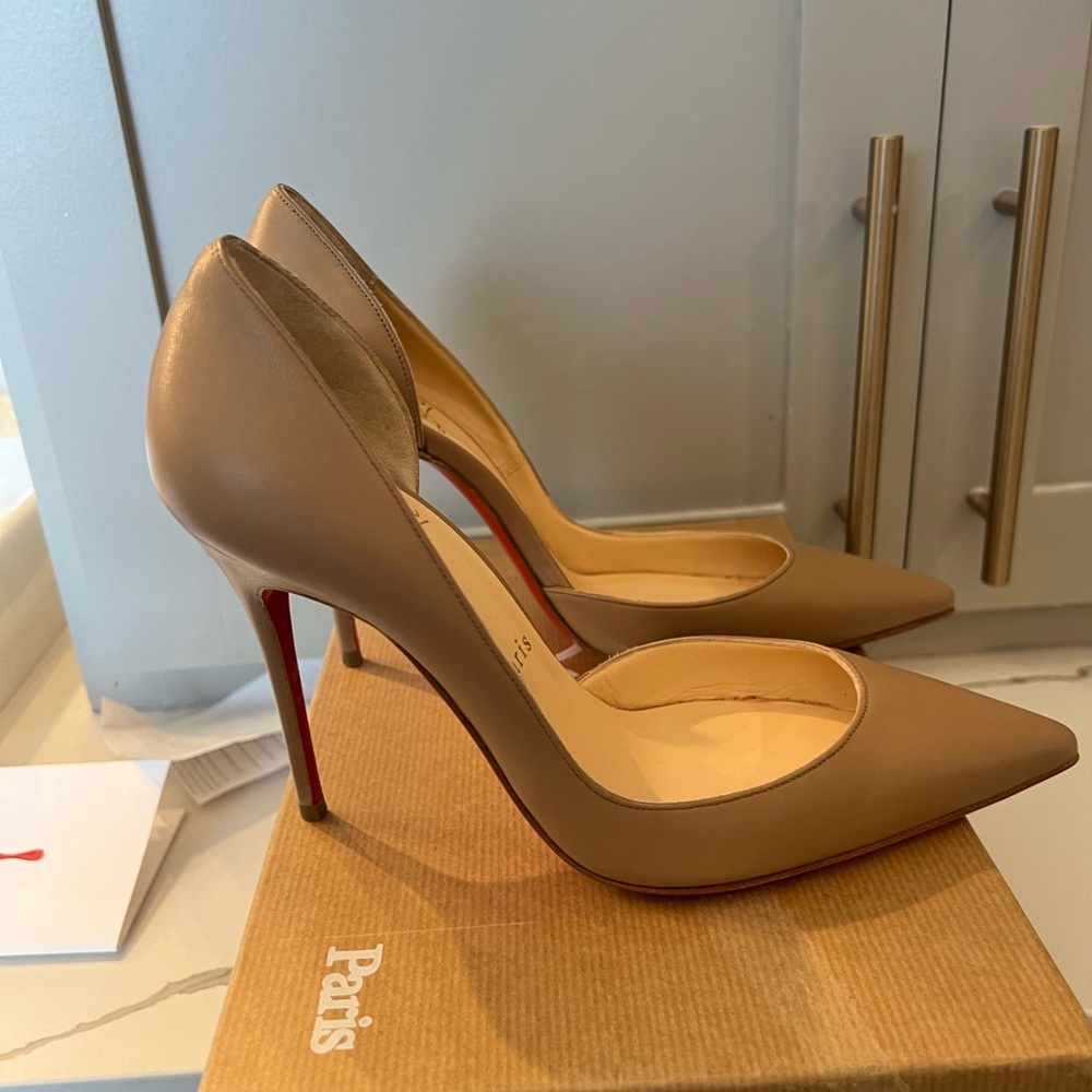 (SOLD) Christian Louboutin’s *BRAND NEW*